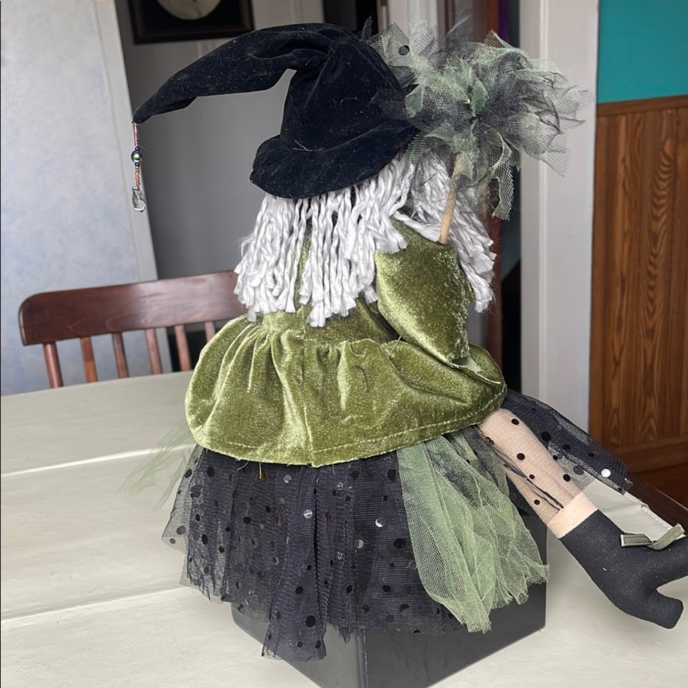 Green and Black Witch Doll - Picture 4 of 10